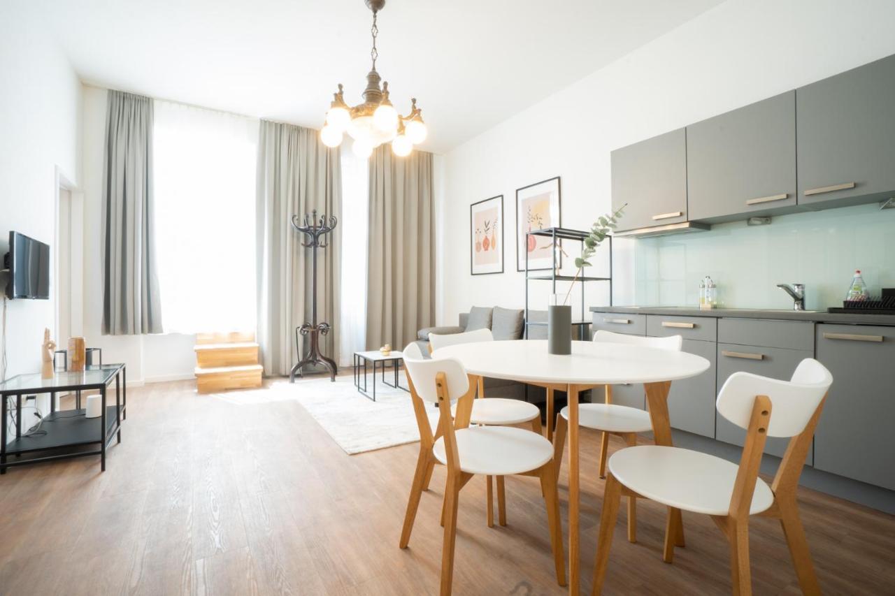 Spacious Apartment With Huge Shared Terrace And Grill Located Between City Centre And Donau River Viena Exterior foto